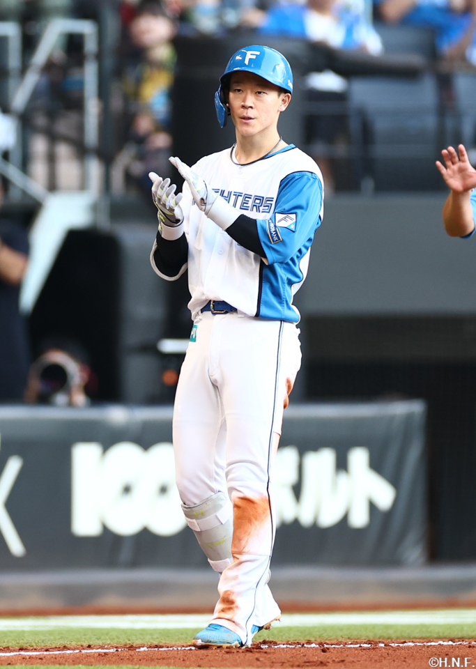 6回裏、右中間へ適時打を放った矢澤選手