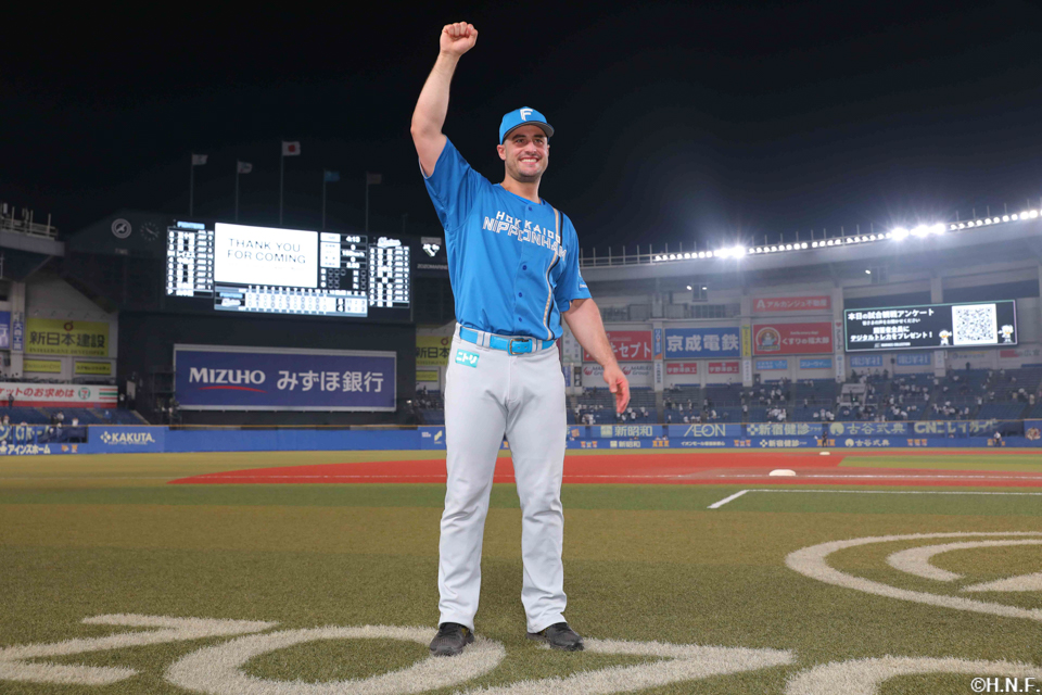 ヒーローのマルティネス選手