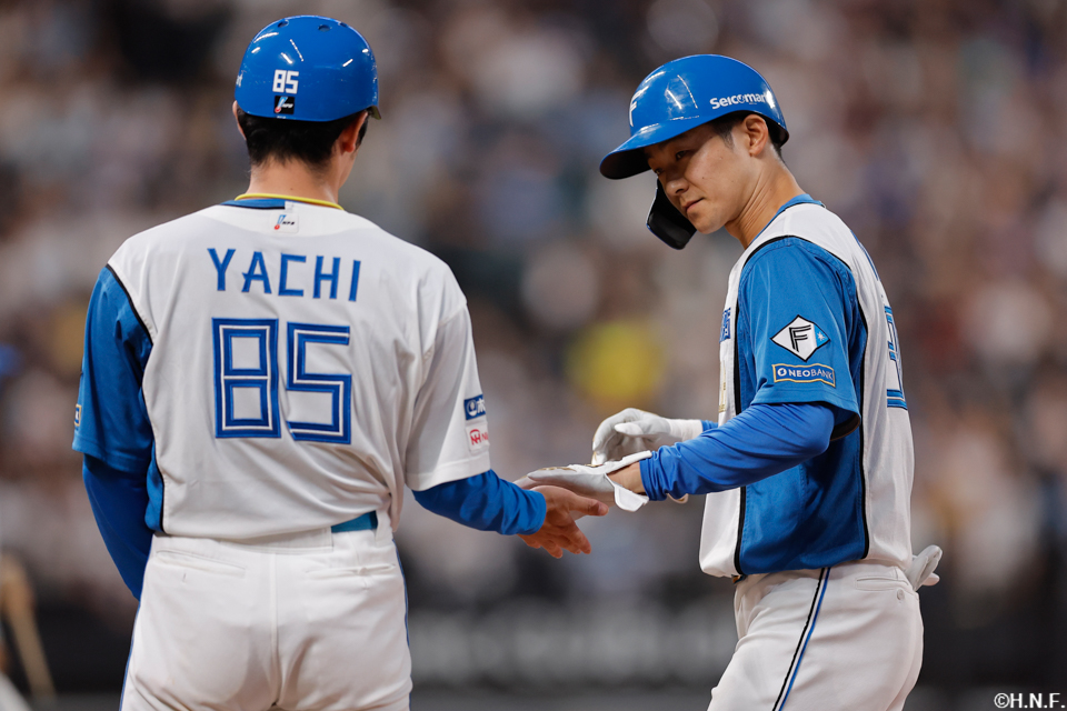 5回裏、レフトへヒットを放つ石井選手02