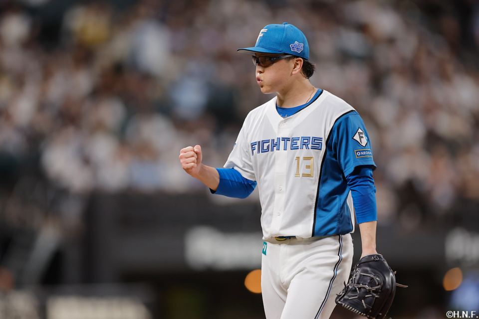 9回表を抑えた生田目投手