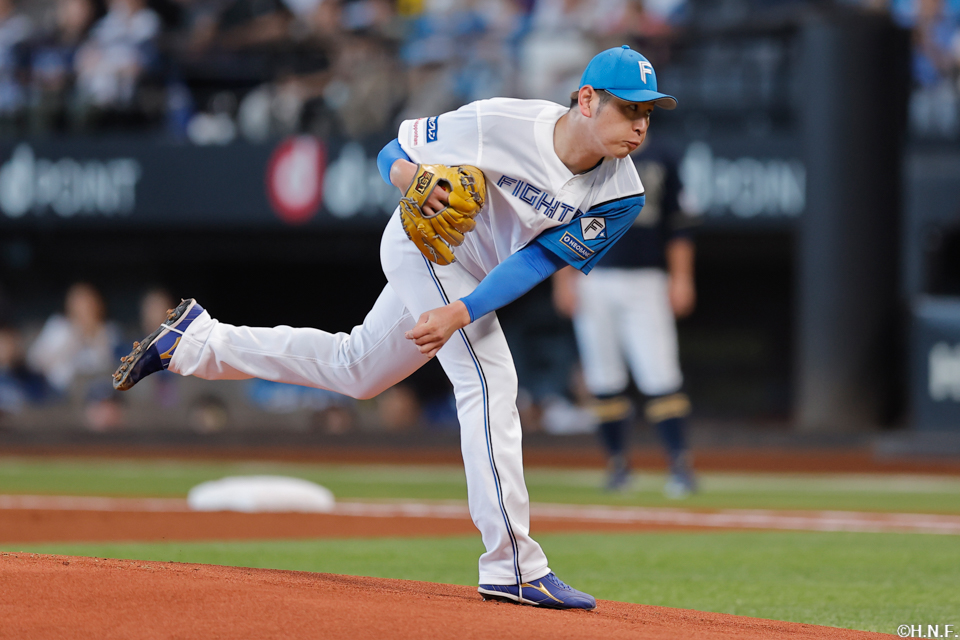 先発の加藤貴投手01