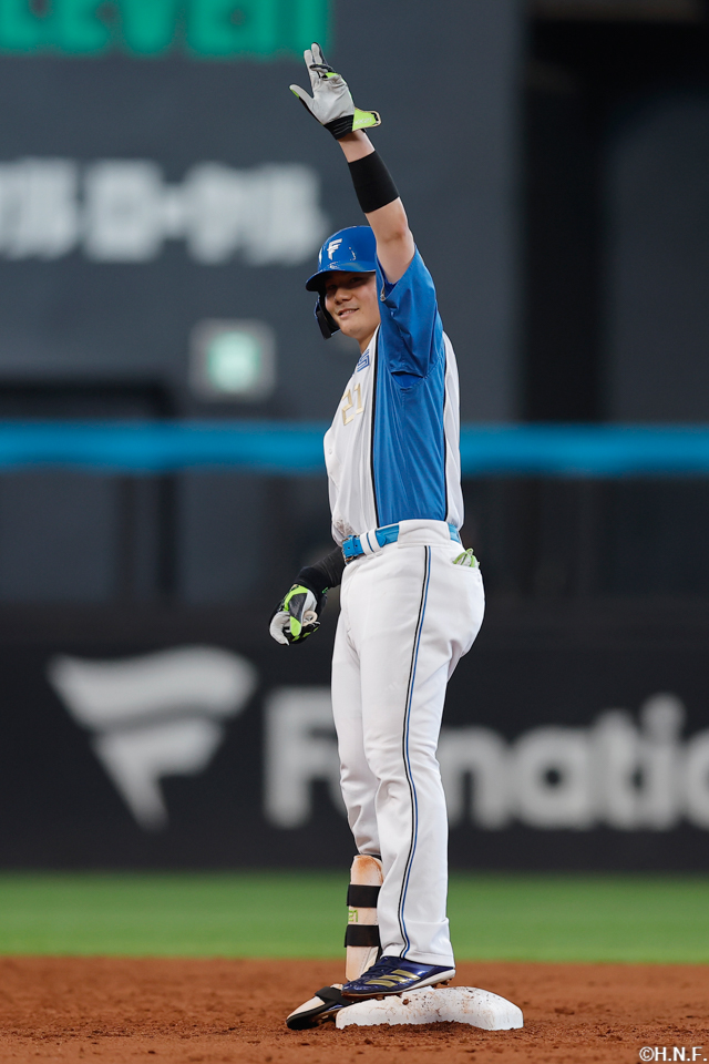 2回裏、ライトへ2点適時二塁打を放った清宮選手02