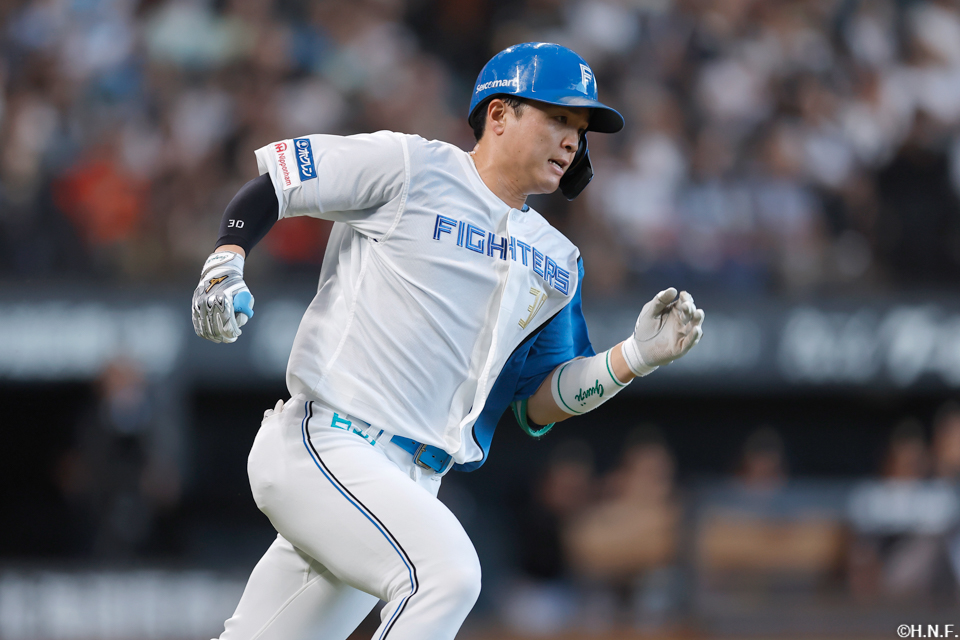 3回裏、レフトへ二塁打を放った郡司選手