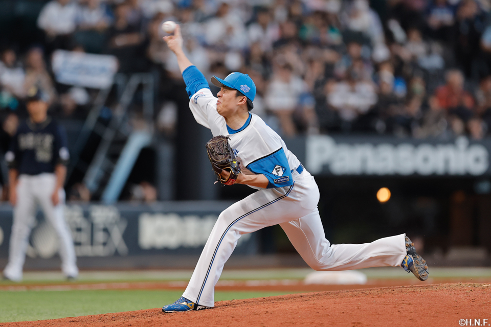 8回、四番手の田中正義投手