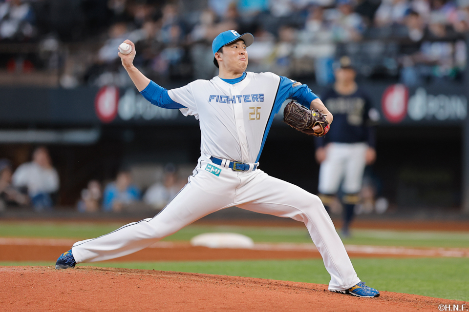 8回、四番手の田中正義投手