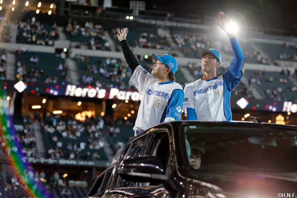 ヒーローの田宮選手と福島投手03