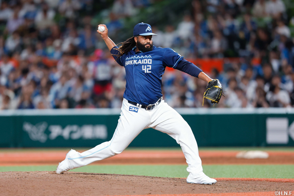 8回、三番手のザバラ投手