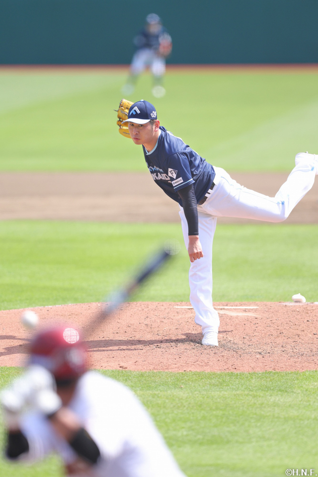 先発の加藤貴投手02