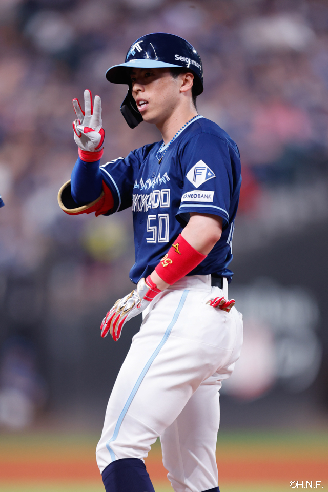 3回裏、ライトへヒットを放った五十幡選手