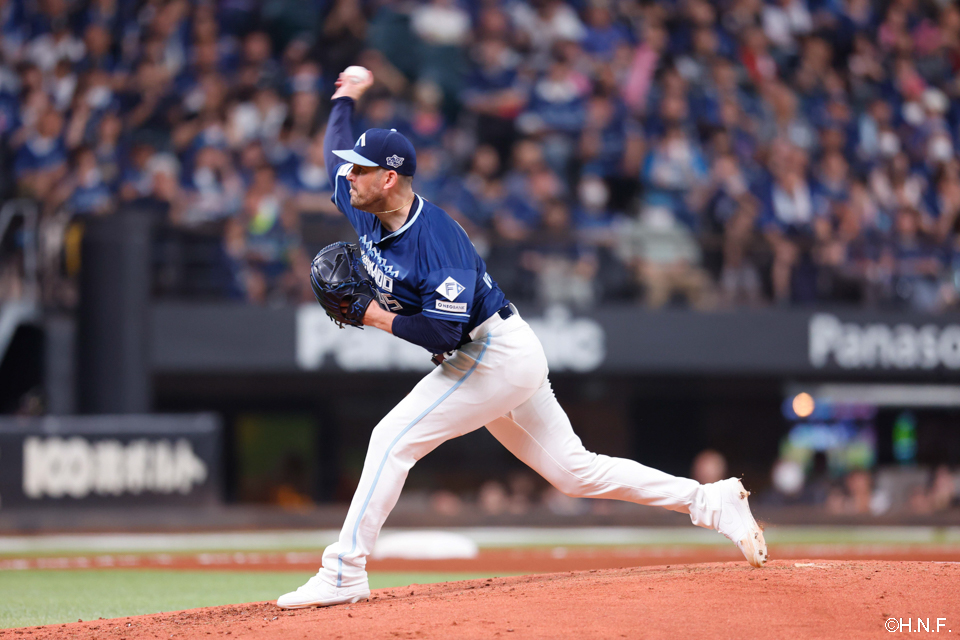 4回、二番手のバーヘイゲン投手01