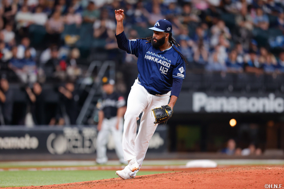 6回、二番手のザバラ投手01