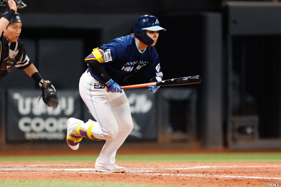 5回裏、犠打を決める田宮選手