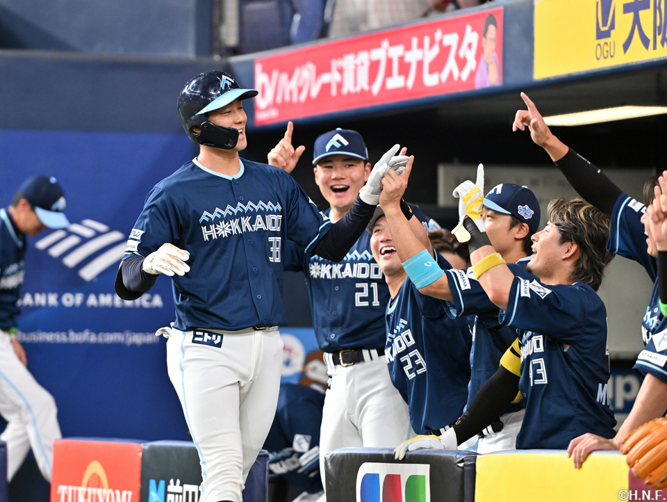 2回表、先制の本塁打を放つ石井選手03