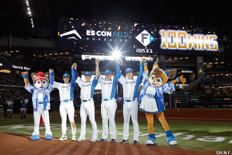 ヒーローの北山投手、石井選手、松本剛選手、清宮選手03