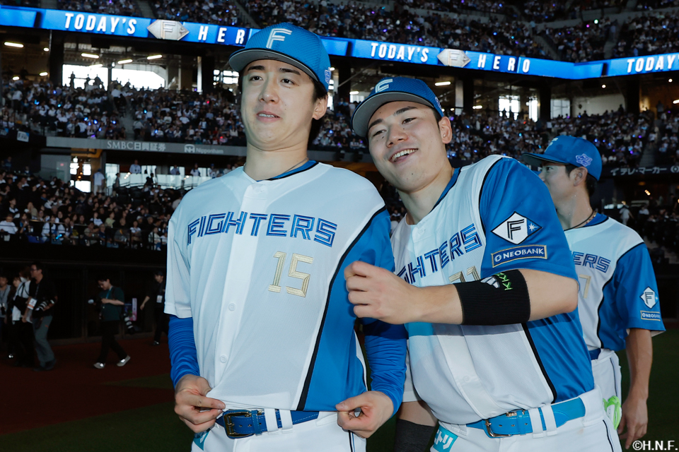 ヒーローの北山投手と清宮選手