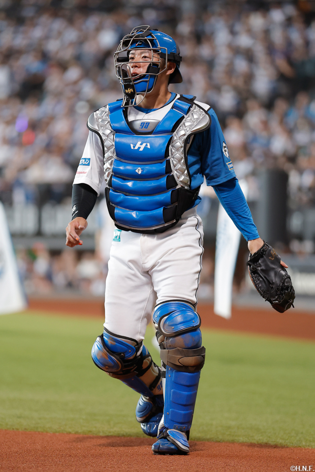 試合前、スタメンマスクの梅林選手01