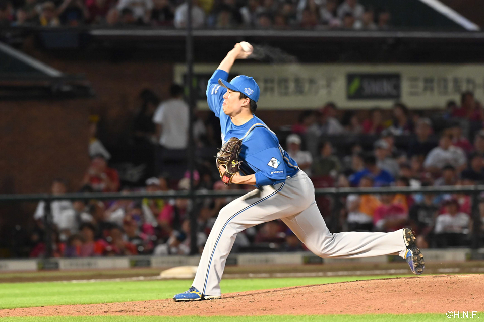 8回、三番手の田中正義投手