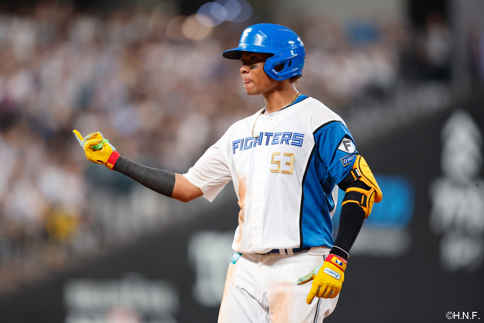 4回裏、レフトへ適時打を放つ水谷選手03