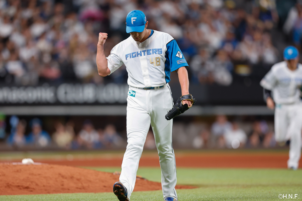 8回表を抑えた齋藤投手