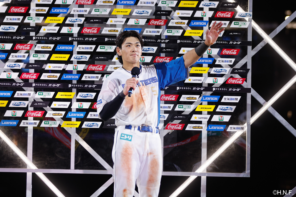 ヒーローの野村選手01