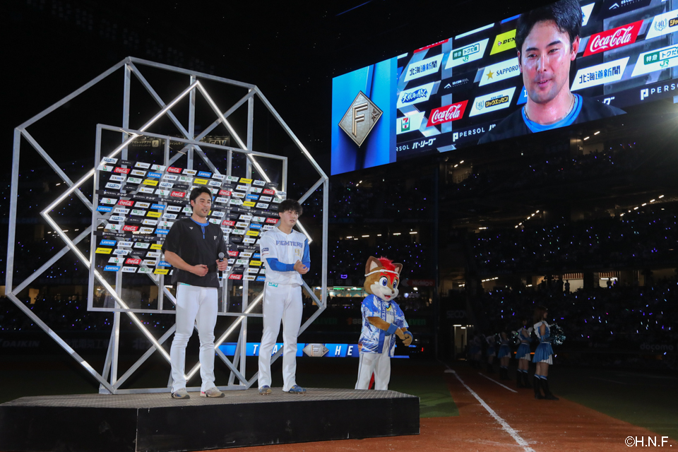 ヒーローの上原投手と柳川投手01"