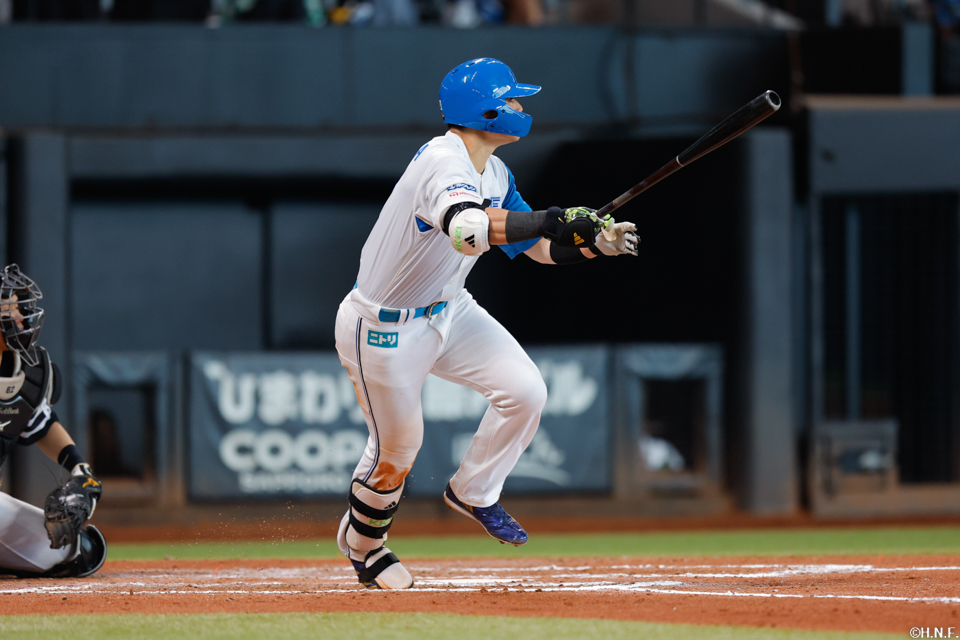 6回裏、レフトへ適時打を放つ清宮選手01