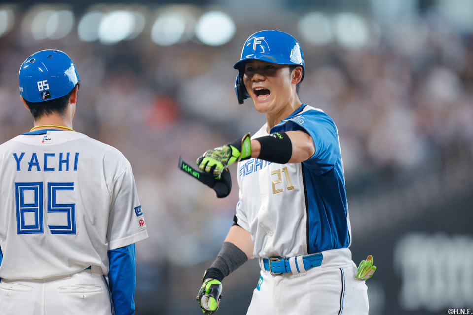 6回裏、レフトへ適時打を放つ清宮選手02