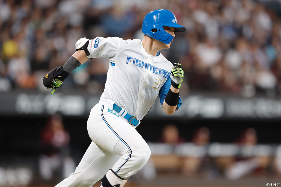 6回裏、センターへヒットを放った清宮選手