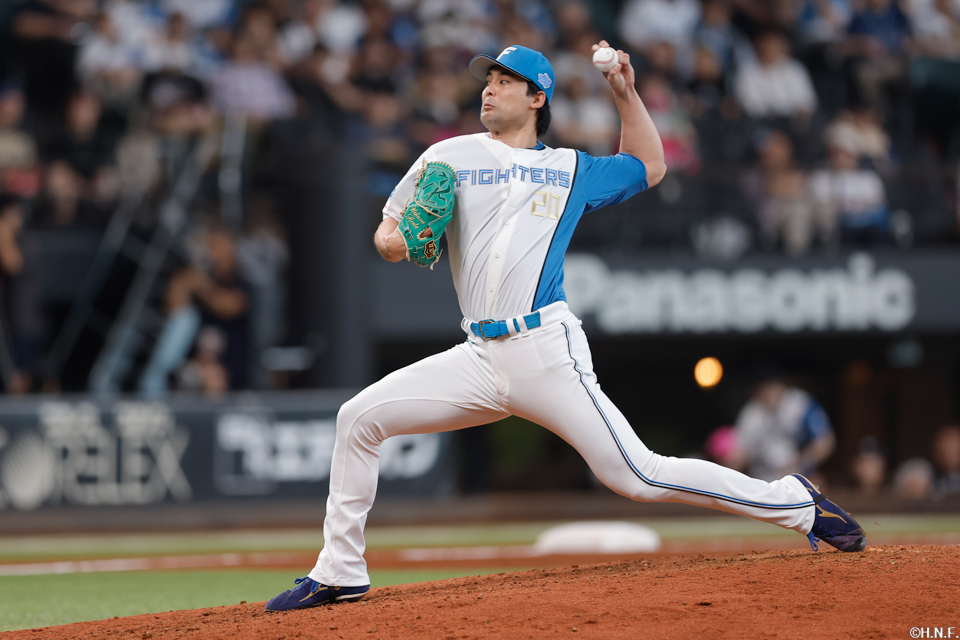 9回、四番手の上原投手01