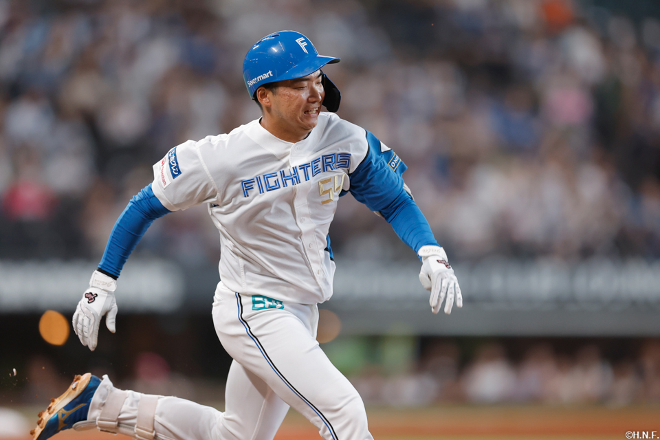 11回裏、犠打をきめる山縣選手02