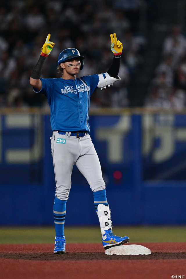 3回表、先制の適時二塁打を放った水谷選手