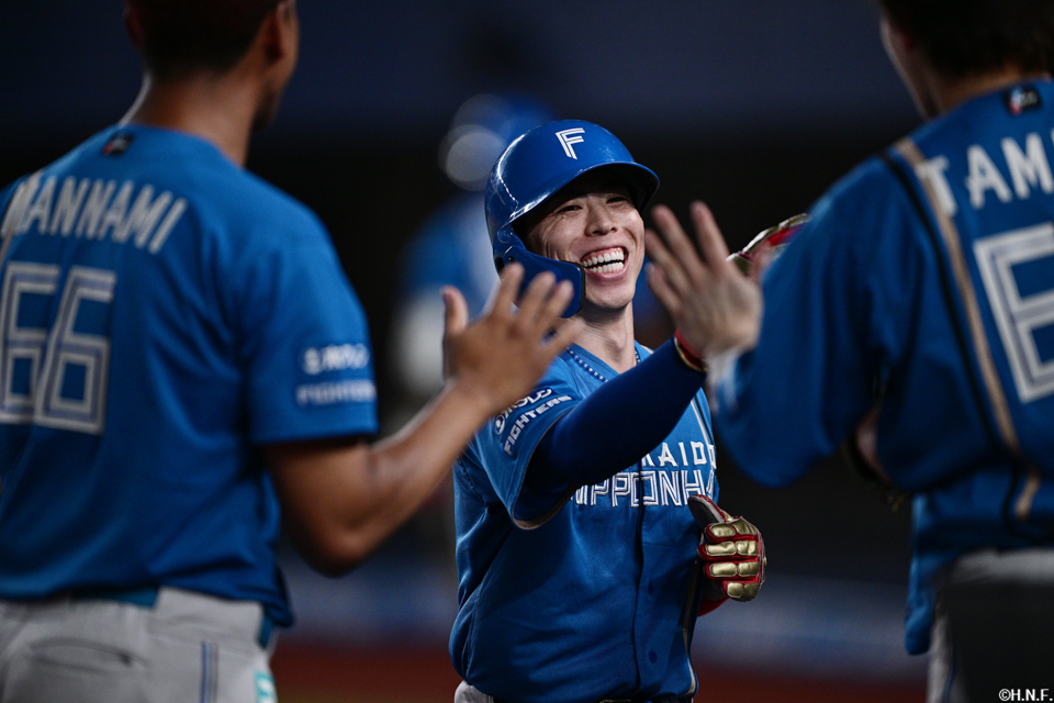 3回表、生還した五十幡選手