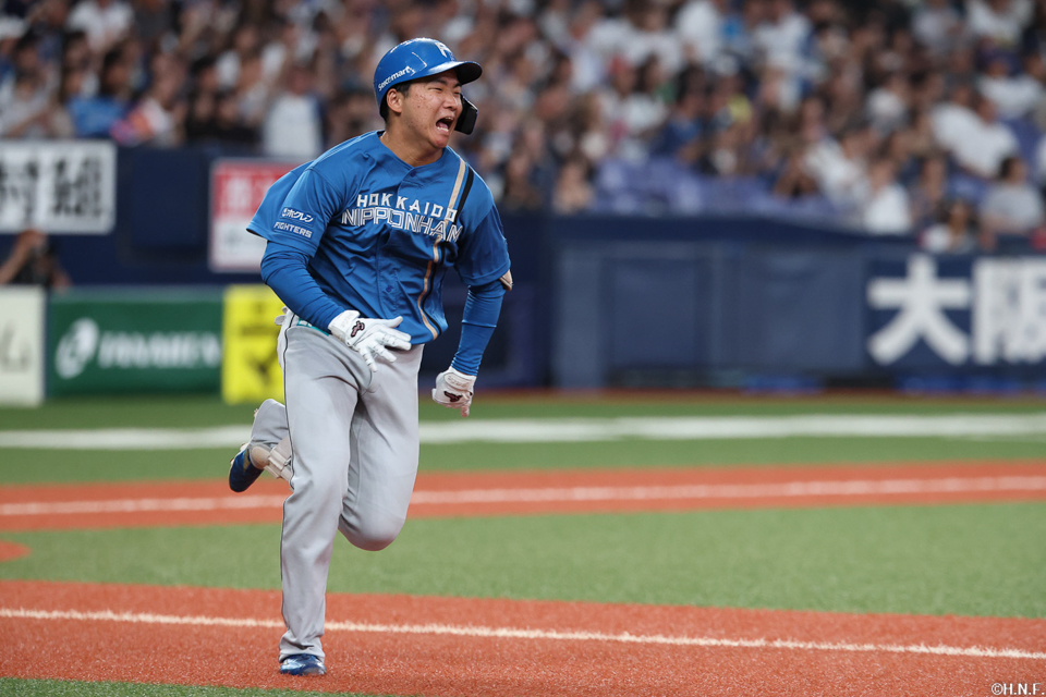 3回表、レフトへ二塁打を放った山縣選手