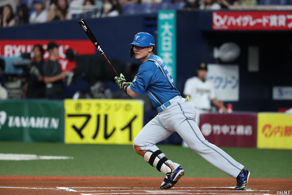 6回表、内野安打を放つ清宮選手