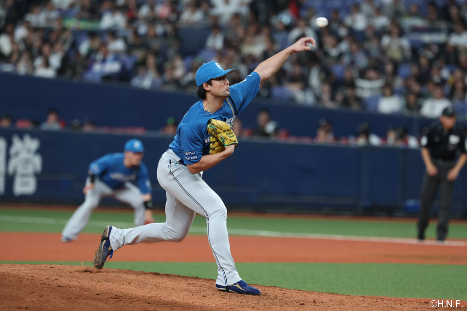 8回、五番手の上原投手