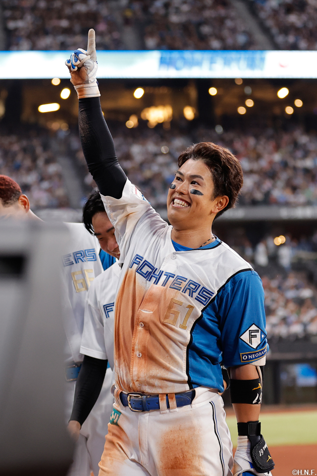 5回裏、左中間へ本塁打を放った今川選手02