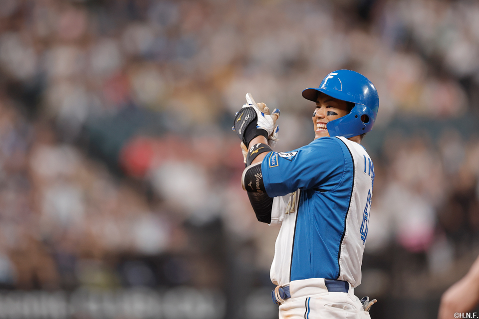 6回裏、センターへ適時打を放つ今川選手02