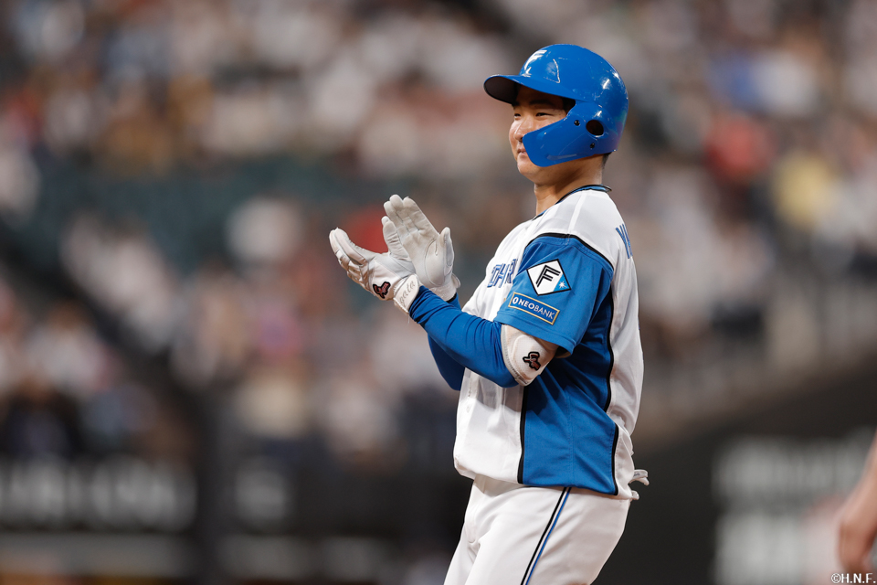 8回裏、レフトへヒットを放った山縣選手