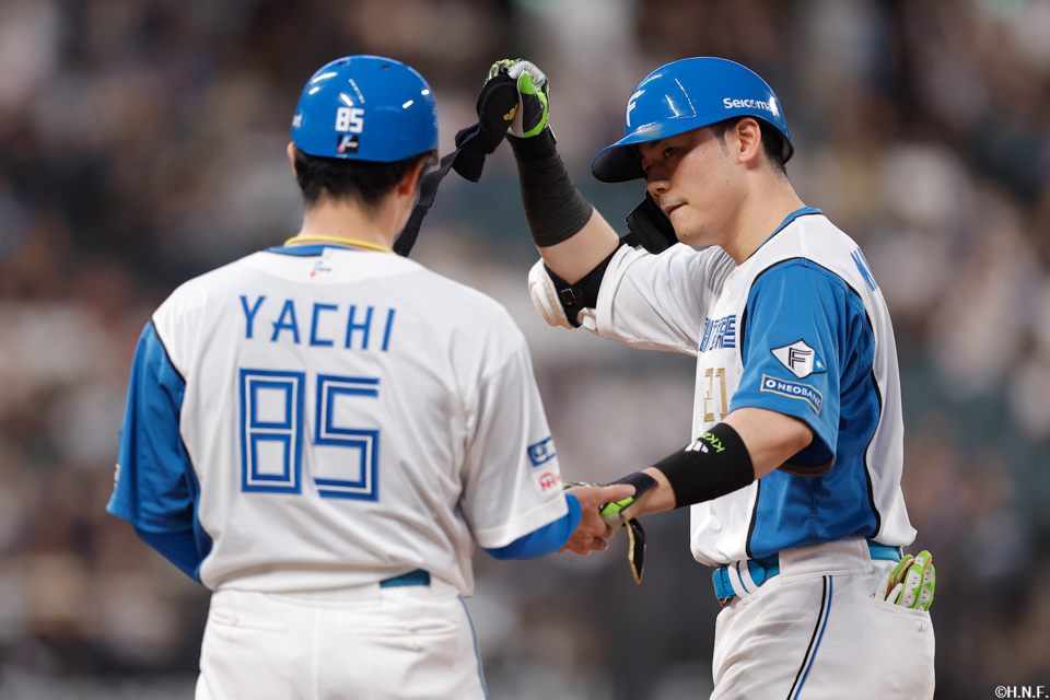 8回裏、レフトへヒットを放った清宮選手