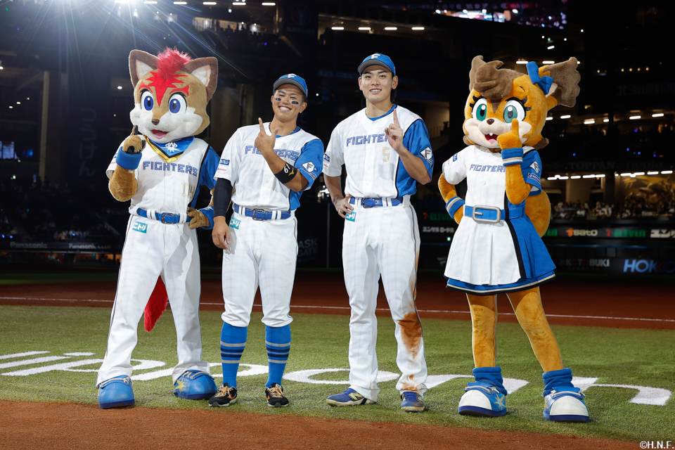 ヒーローの野村選手と今川選手02