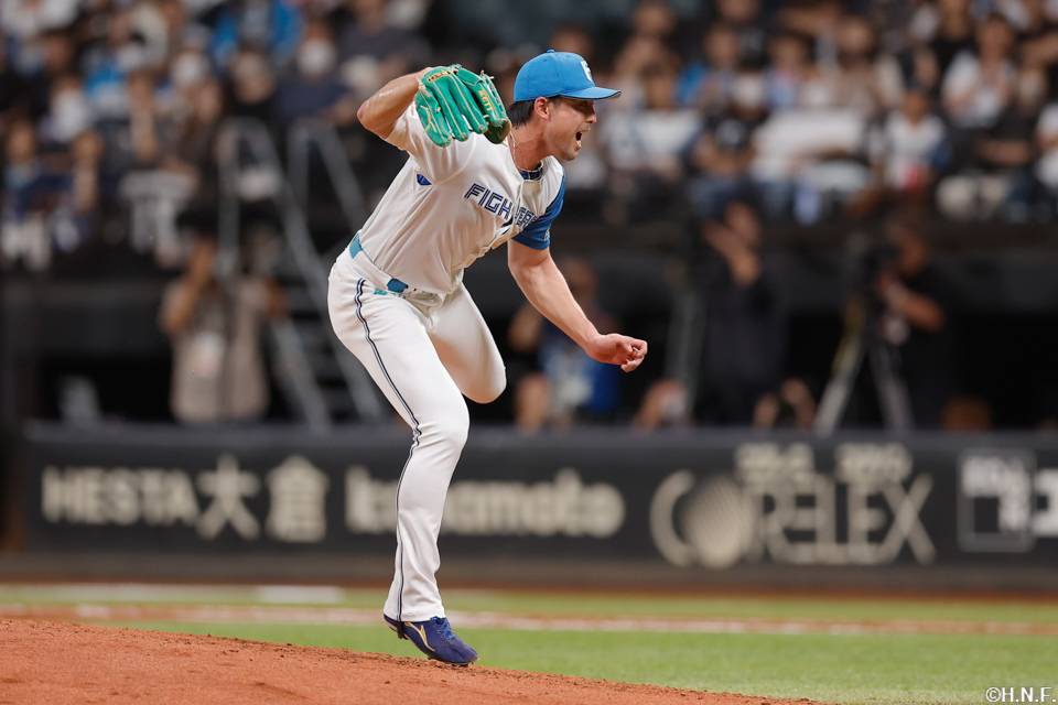 9回、五番手の上原投手