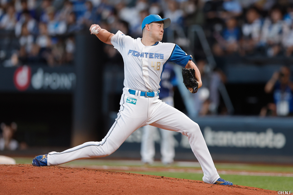 9回、三番手の齋藤投手01