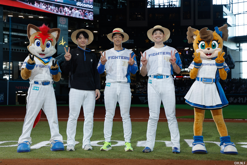 ヒーローの齋藤投手、石井選手、郡司選手03