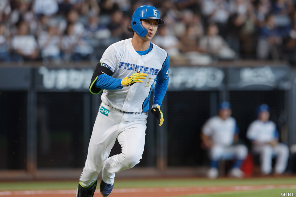 1回裏、レフトへヒットを放った淺間選手