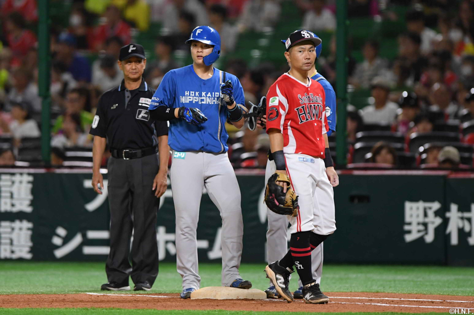 5回表、レフトへヒットを放った郡司選手