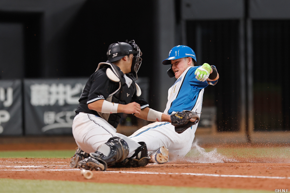 3回裏、生還する清宮選手01