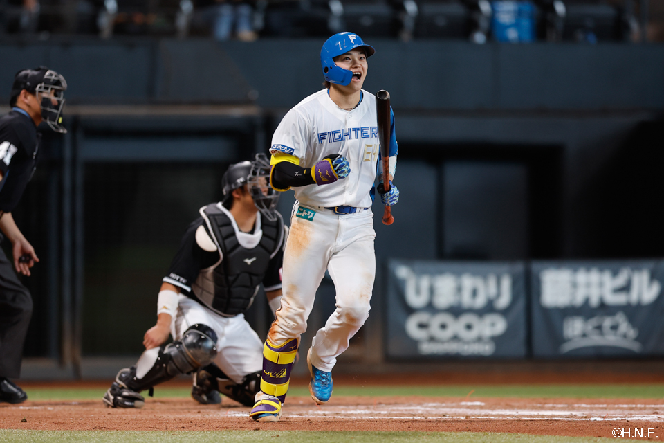 6回裏、押し出しの四球を選んだ田宮選手