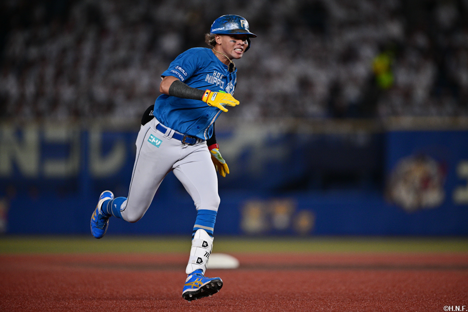 4回表、三塁打を放った水谷選手