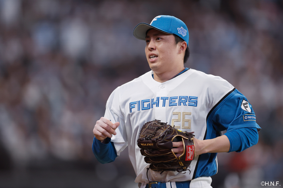 8回表を抑えた田中正義投手