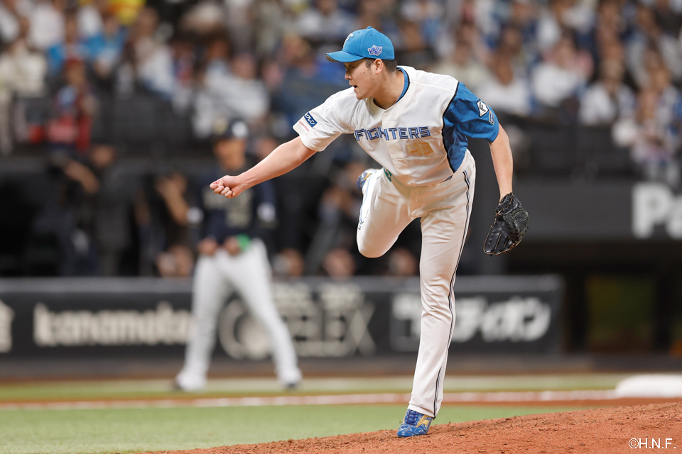 9回、三番手の齋藤投手